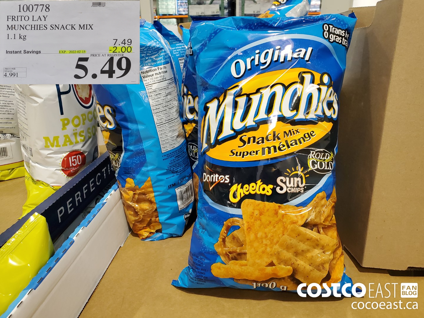 100778 FRITO LAY MUNCHIES SNACK MIX 1.1 KG ($2.00 INSTANT SAVINGS EXPIRES ON 2022-02-15) $5.49