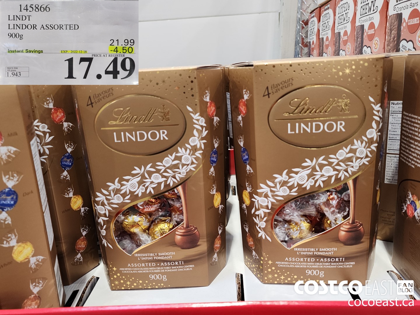 145866 LINDT LINDOR ASSORTED 900 G ($4.50 INSTANT SAVINGS EXPIRES ON 2022-12-18) $17.49