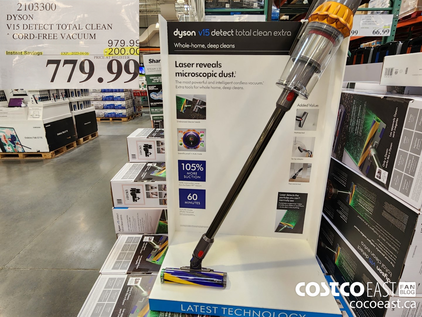 2103300 DYSON V15 DETECT TOTAL CLEAN CORD-FREE VACUUM ($200.00 INSTANT SAVINGS EXPIRES ON 2023-04-06) $779.99