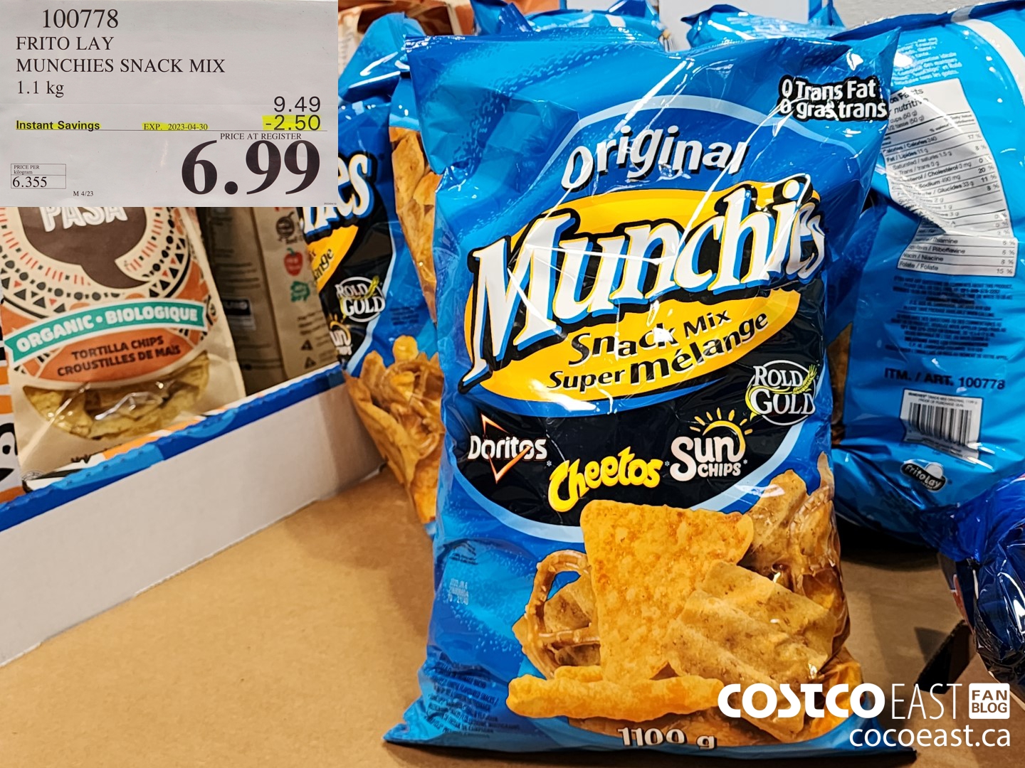 100778 FRITO LAY MELANGE MUNCHIES 1.1 KG ($2.50 INSTANT SAVINGS EXPIRES ON 2023-04-30) $6.99