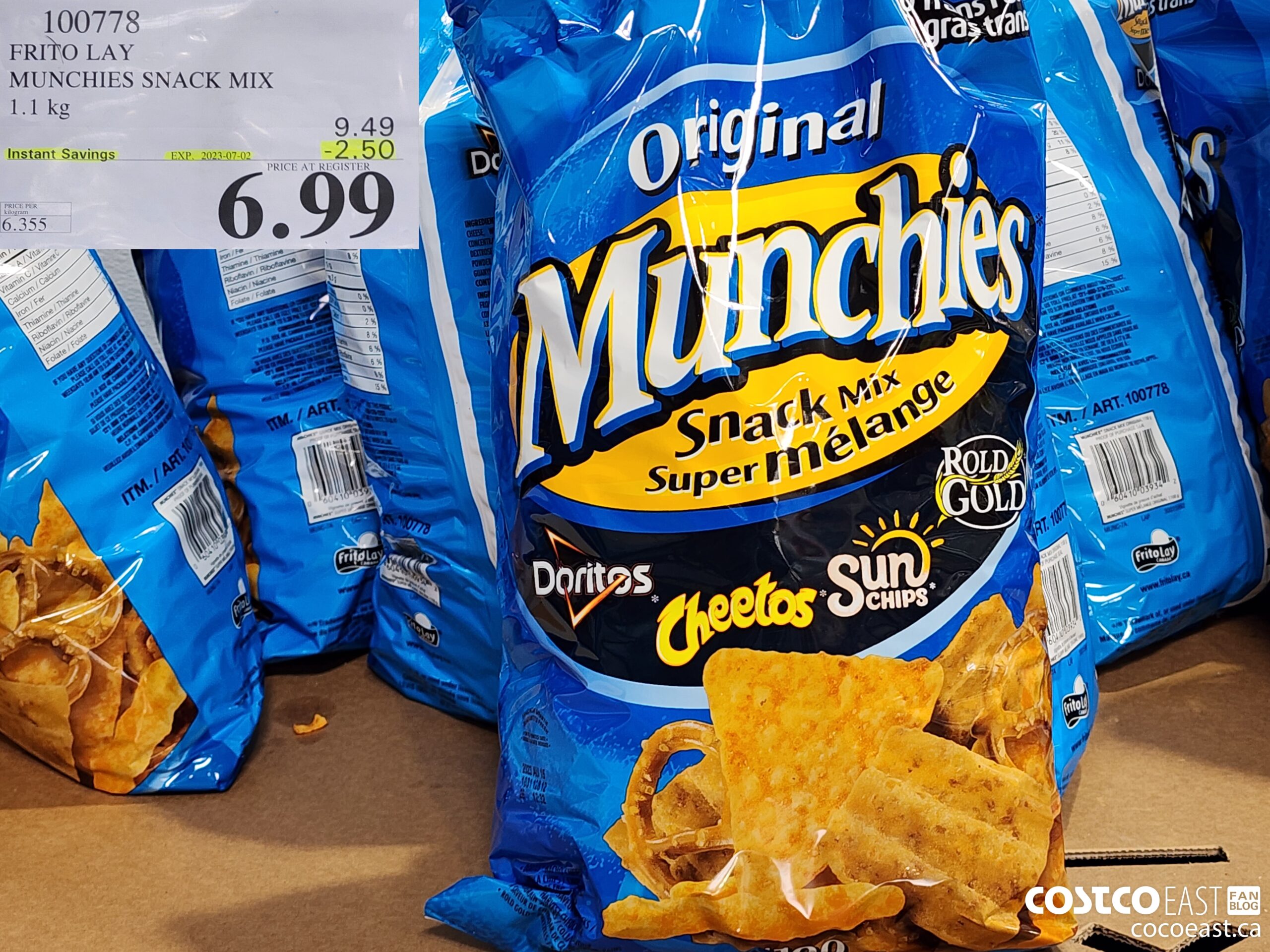 100778 FRITO LAY MUNCHIES SNACK MIX 1.1 KG ($2.50 INSTANT SAVINGS EXPIRES ON 2023-07-02) $6.99