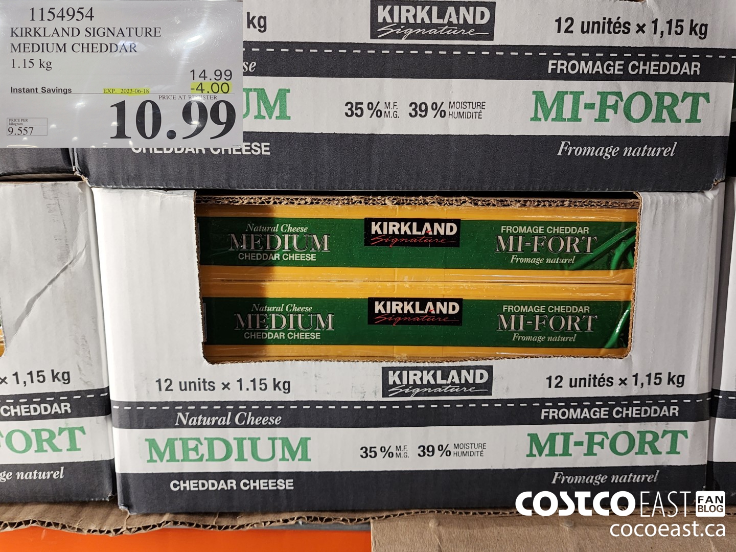 1154954 KIRKLAND SIGNATURE MEDIUM CHEDDAR 1.15 KG ($4.00 INSTANT SAVINGS EXPIRES ON 2023-06-18) $10.99