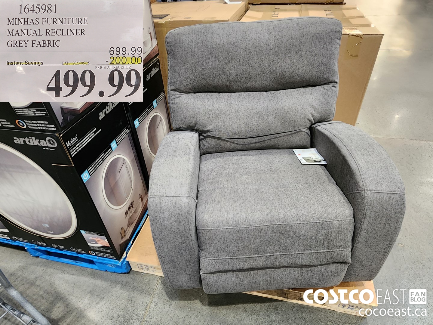 1645981 MINHAS FURNITURE MANUAL RECLINER GREY FABRIC ($200.00 INSTANT SAVINGS EXPIRES ON 2023-06-25) $499.99