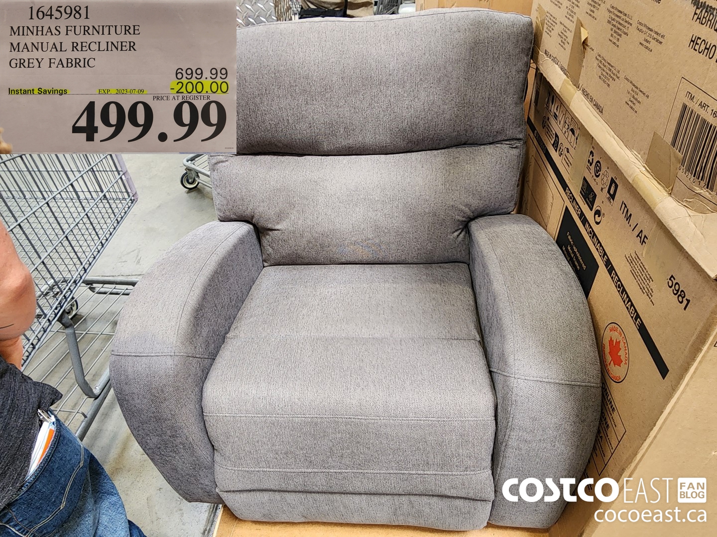 1645981 MINHAS FURNITURE MANUAL RECLINER GREY FABRIC ($200.00 INSTANT SAVINGS EXPIRES ON 2023-07-09) $499.99
