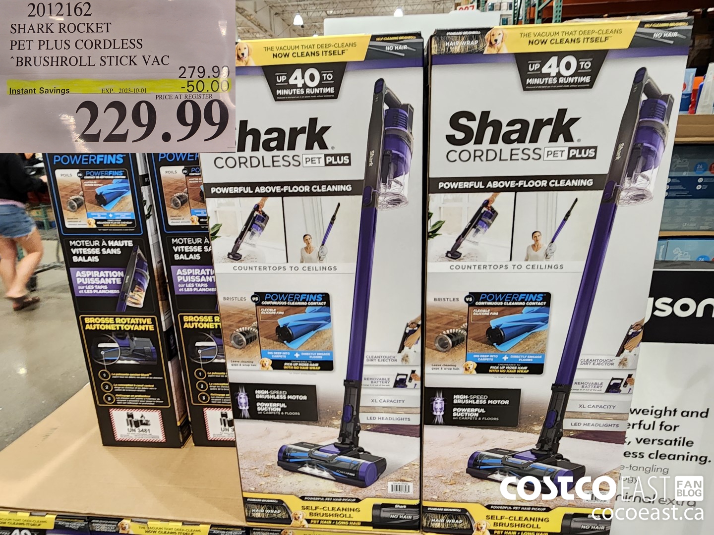 2012162 SHARK ROCKET PET PRO CORDLESS BRUSHROLL STICK VAC ($50.00 INSTANT SAVINGS EXPIRES ON 2023-10-01) $229.99