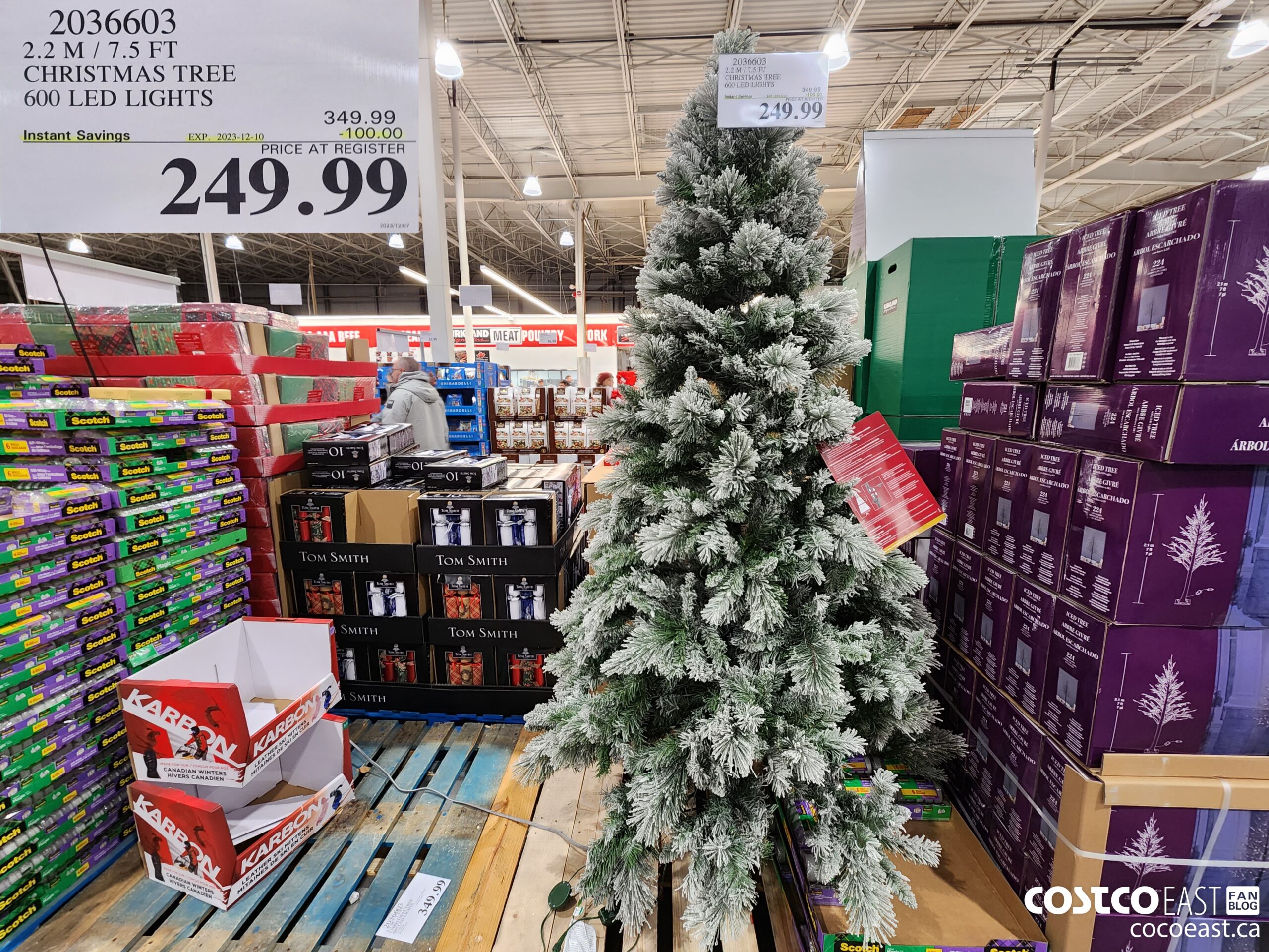 2036603 2.2M/7.5 FT CHRISTMAS TREE 600 LED LIGHTS ($100.00 INSTANT SAVINGS EXPIRES ON 2023-12-10) $249.99