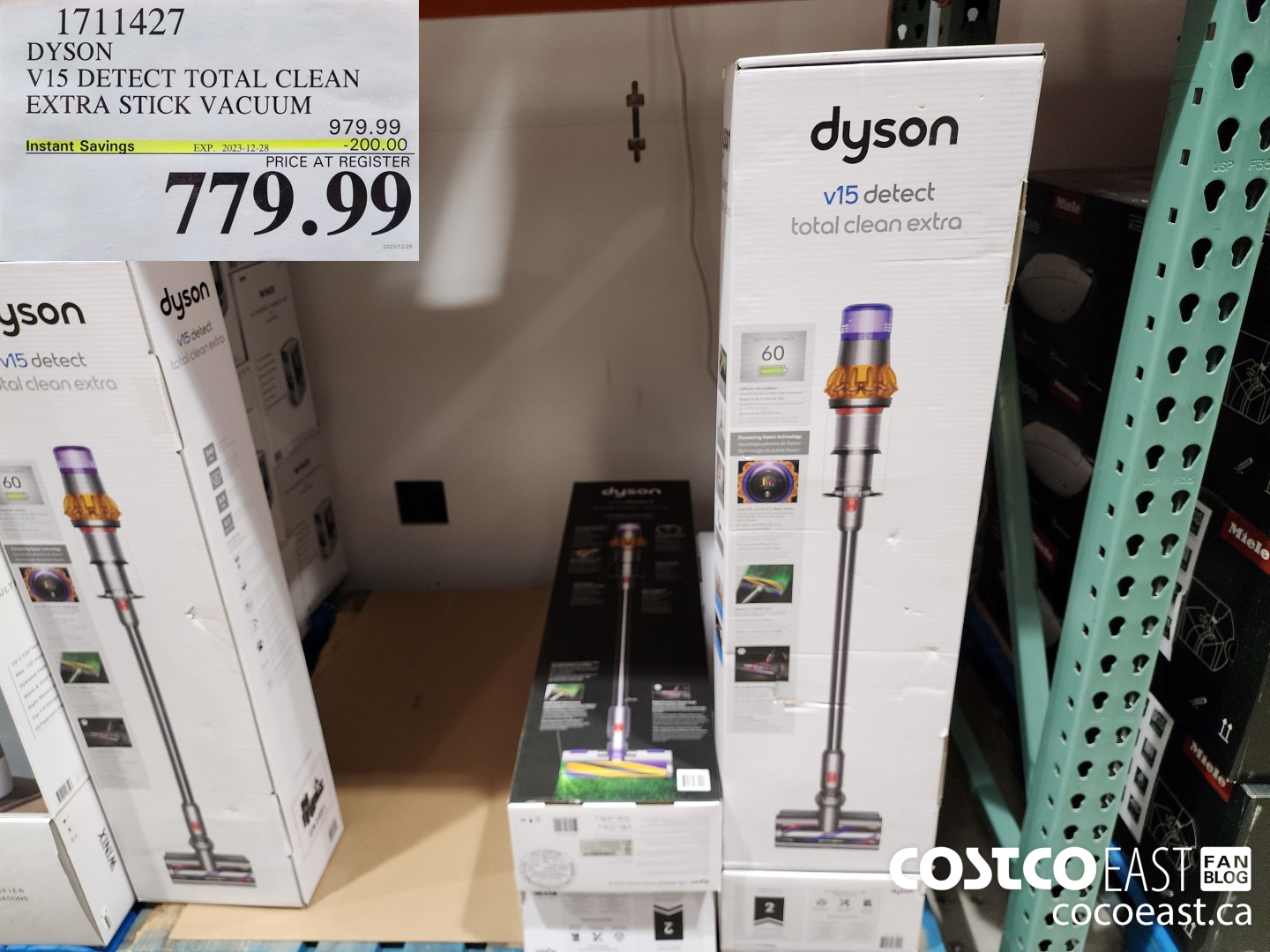 1711427 DYSON V15 DETECT TOTAL CLEAN EXTRA STICK VACUUM ($200.00 INSTANT SAVINGS EXPIRES ON 2023-12-28) $779.99