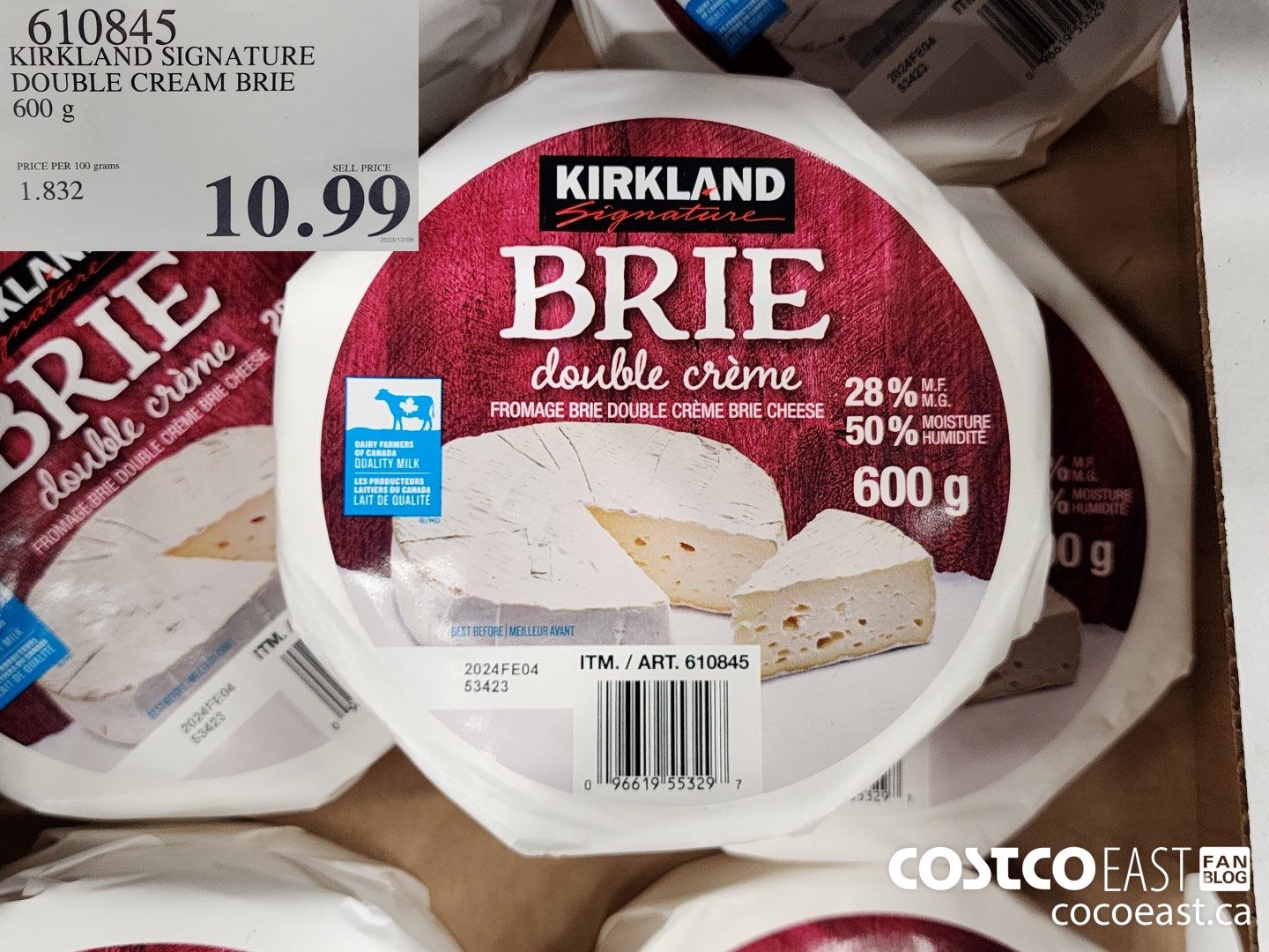 610845 KIRKLAND SIGNATURE DOUBLE CREAM BRIE 600 g $10.99