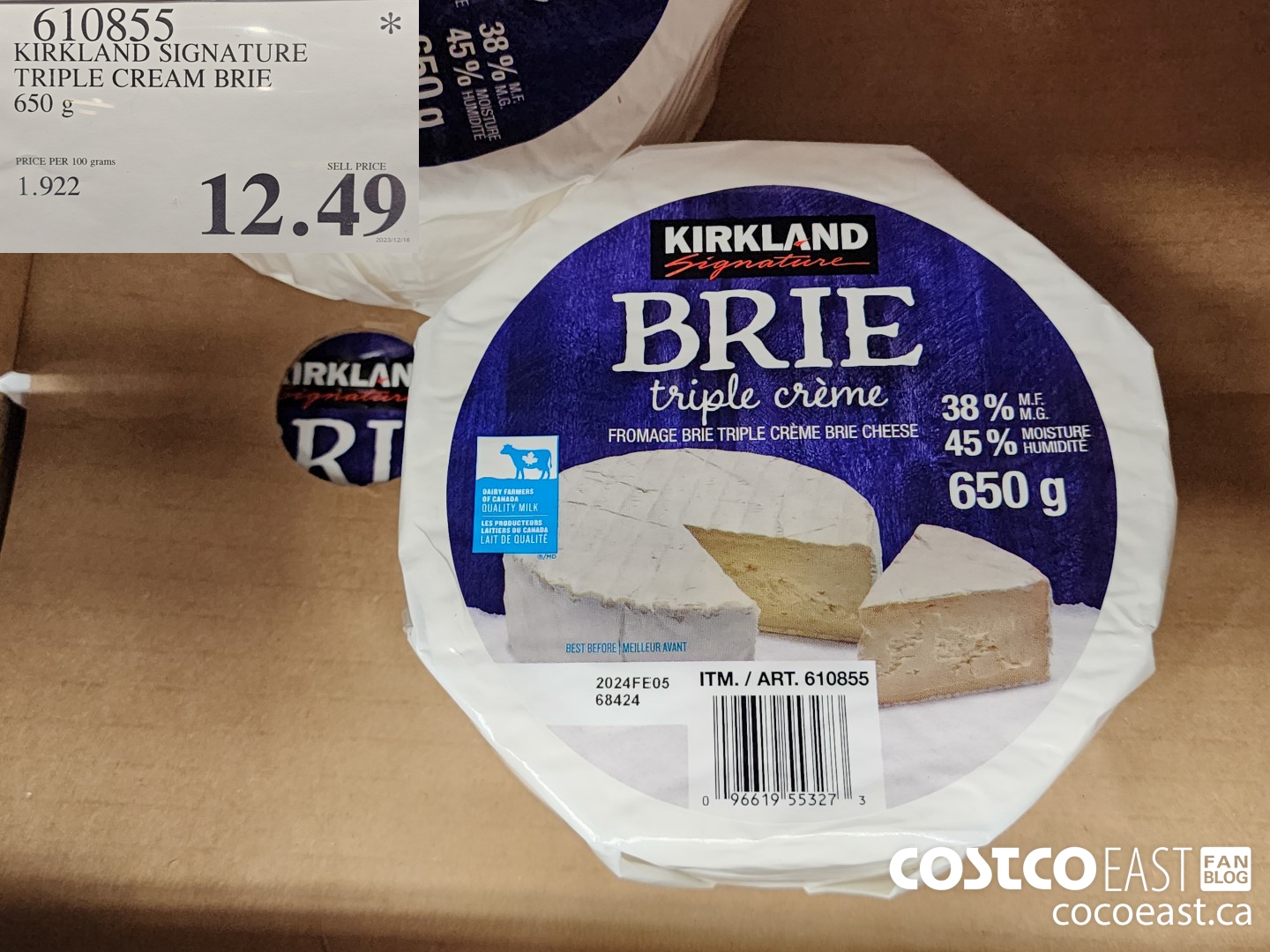 610855 KIRKLAND SIGNATURE TRIPLE CREAM BRIE 650 G $12.49