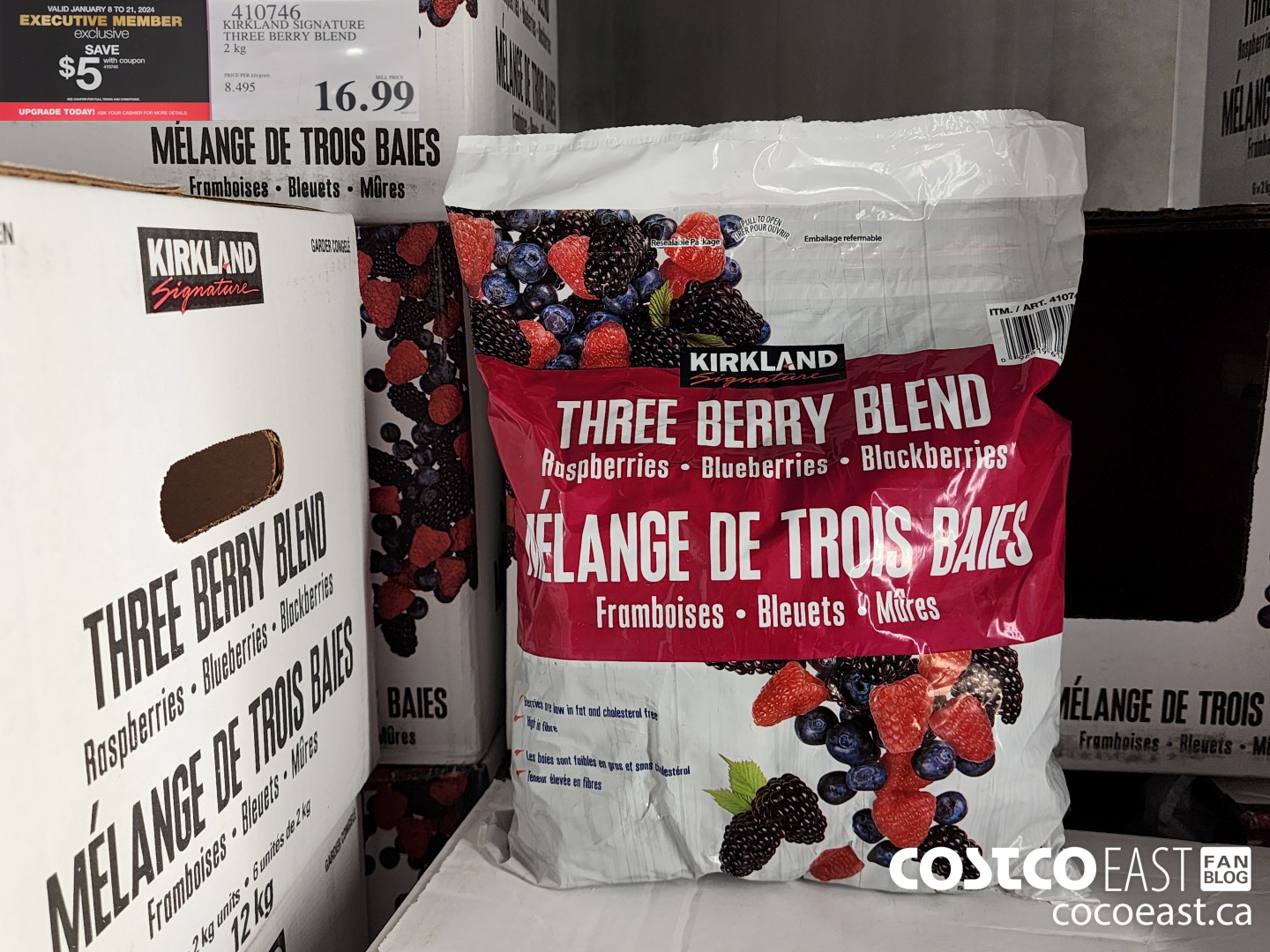 410746 KIRKLAND SIGNATURE THREE BERRY BLEND 2 KG ($5.00 INSTANT SAVINGS EXPIRES ON 2024-01-21) $11.99