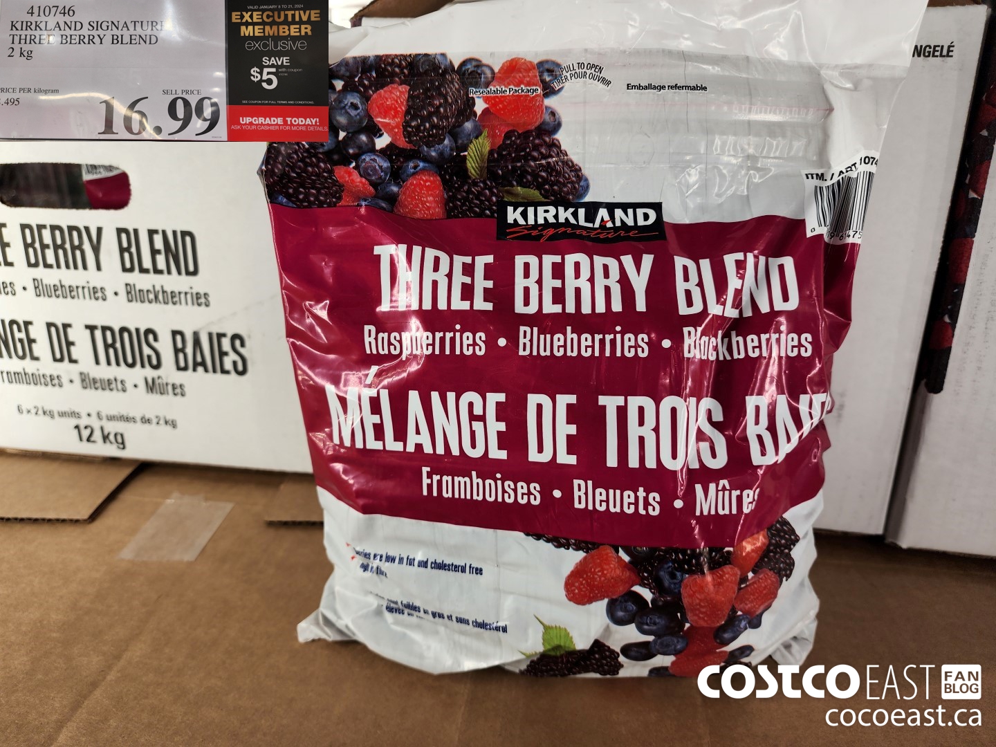 410746 KIRKLAND SIGNATURE THREE BERRY BLEND 2 KG ($5.00 INSTANT SAVINGS EXPIRES ON 2024-01-21) $11.99