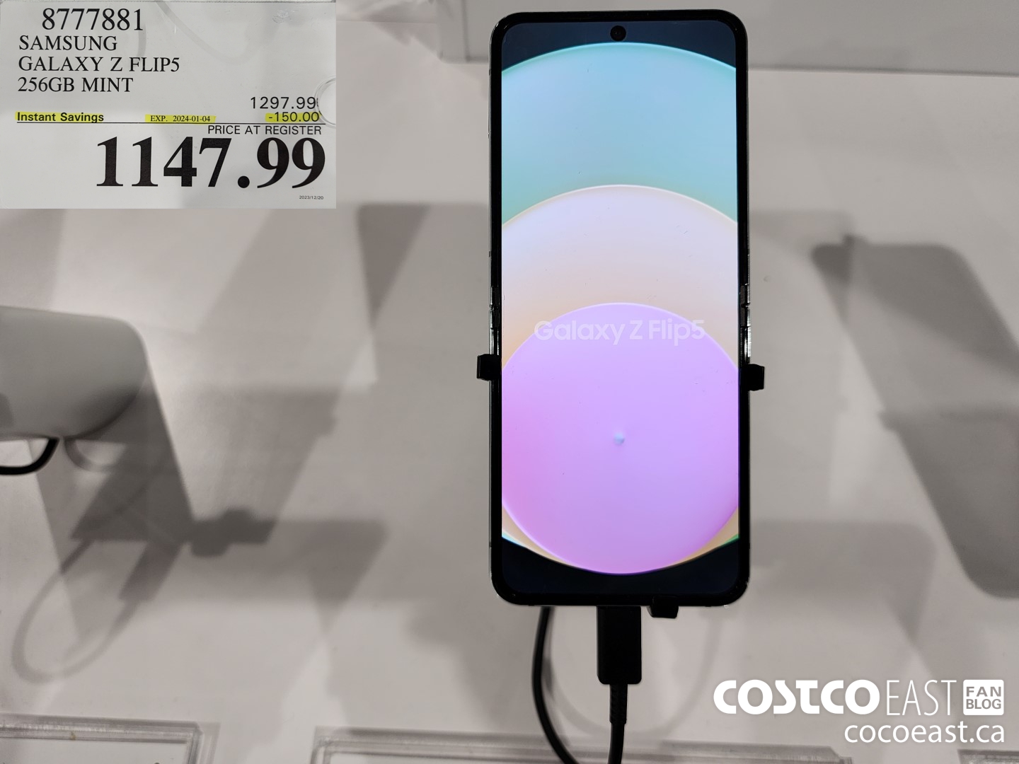 8777881 SAMSUNG GALAXY Z FLIPS5 256GB MINT ($150.00 INSTANT SAVINGS EXPIRES ON 2023-01-04) $1147.99