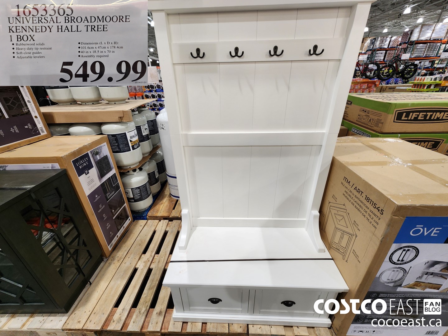 1653365 UNIVERSAL BROADMOORE KENNEDY HALL TREE 1 BOX $549.99