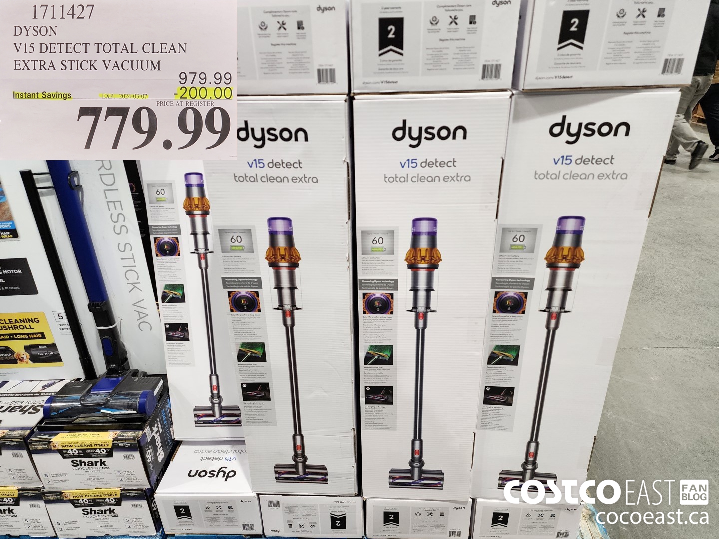 1711427 DYSON V15 DETECT TOTAL CLEAN EXTRA STICK VACUUM ($200.00 INSTANT SAVINGS EXPIRES ON 2024-03-07) $779.99
