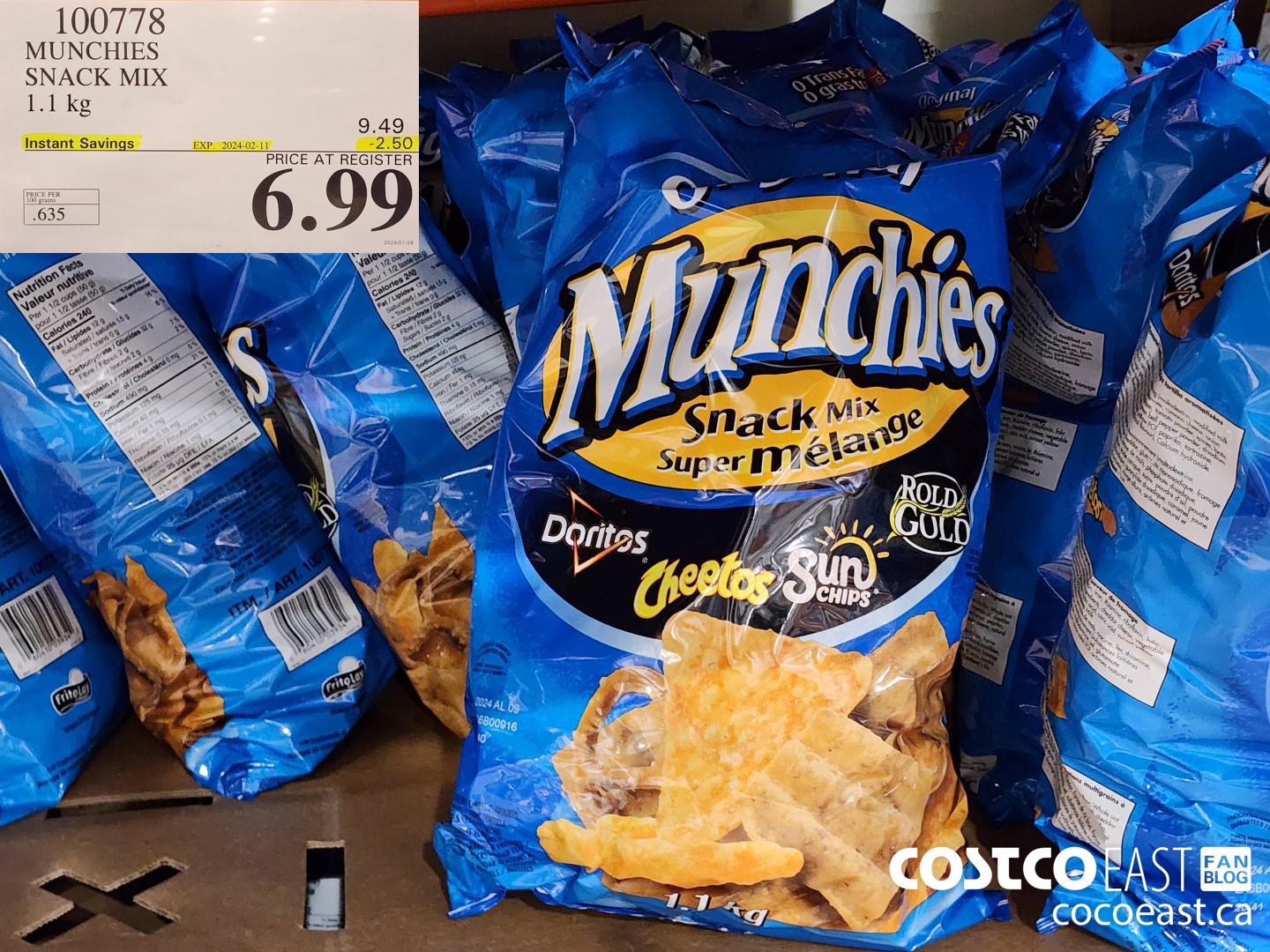 100778 MUNCHIES SNACK MIX 1.1 KG ($2.50 INSTANT SAVINGS EXPIRES ON 2024-02-11) $6.99