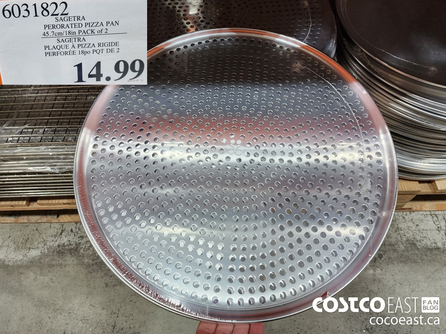 6031822 SAGETRA PERFORATED PIZZA PAN 45.7cm/18in PACK of 2 $14.99