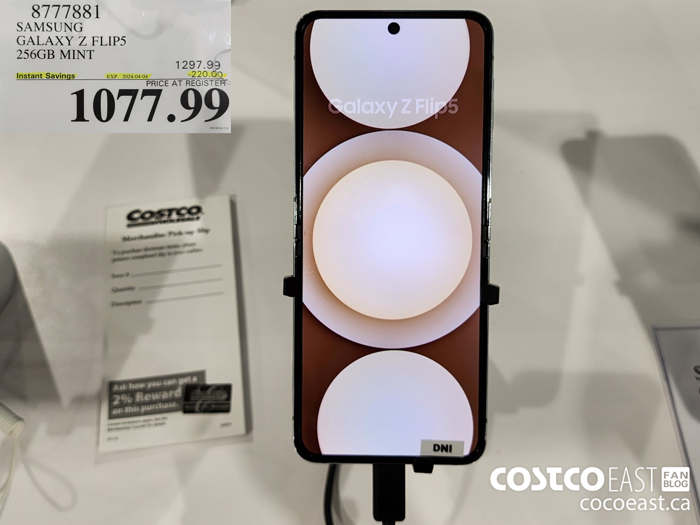 8777881 SAMSUNG GALAXY Z FLIP5 256GB MINT ($220.00 INSTANT SAVINGS EXPIRES ON 2024-04-04) $1077.99