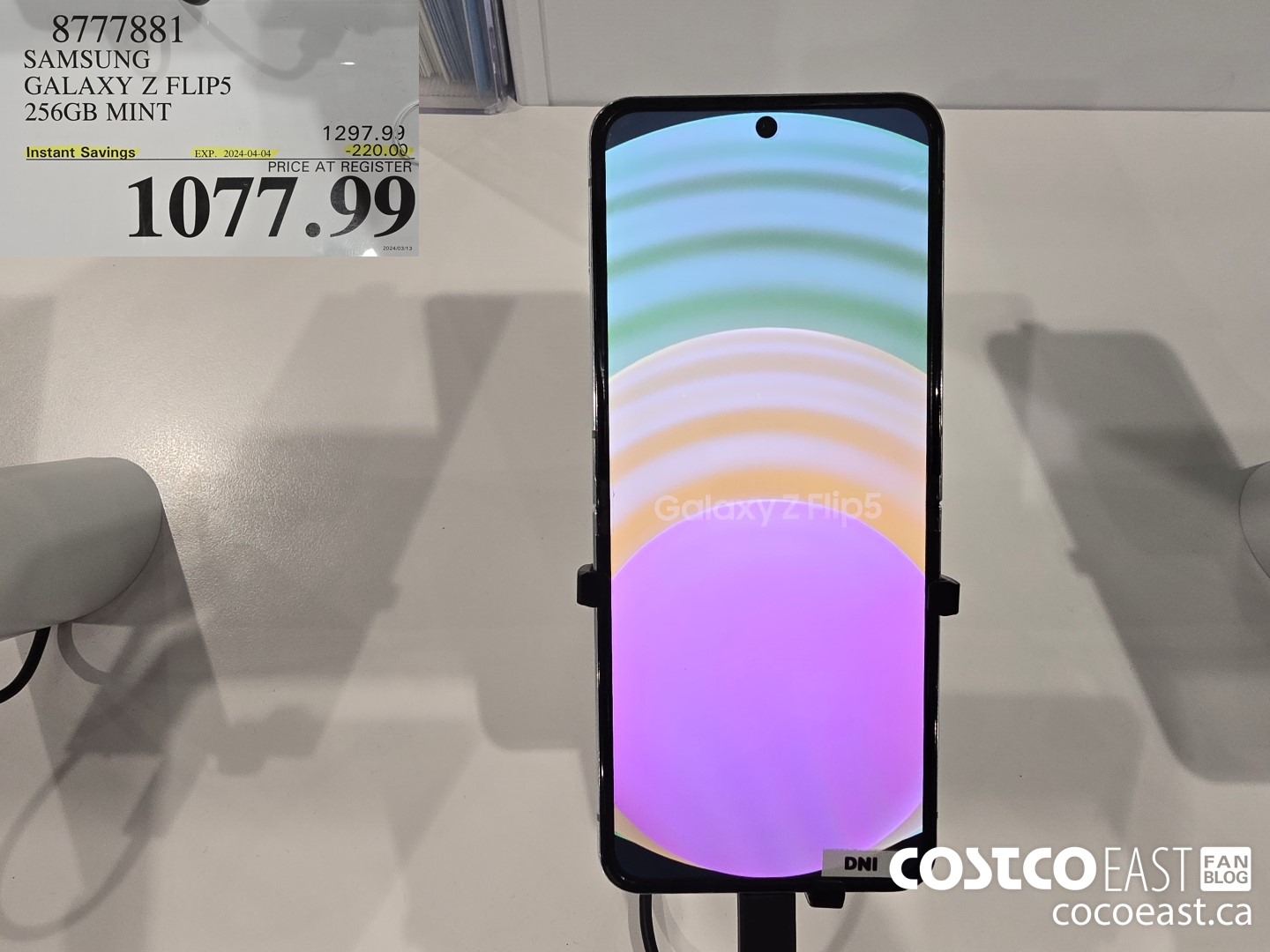 8777881 SAMSUNG GALAXY Z FLIP5 256GB MINT ($220.00 INSTANT SAVINGS EXPIRES ON 2024-04-04) $1077.99