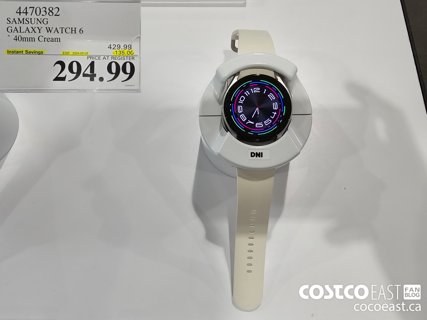 4470382 SAMSUNG GALAXY WATCH 6 40mm Cream ($135.00 INSTANT SAVINGS EXPIRES ON 2024-05-05) $294.99