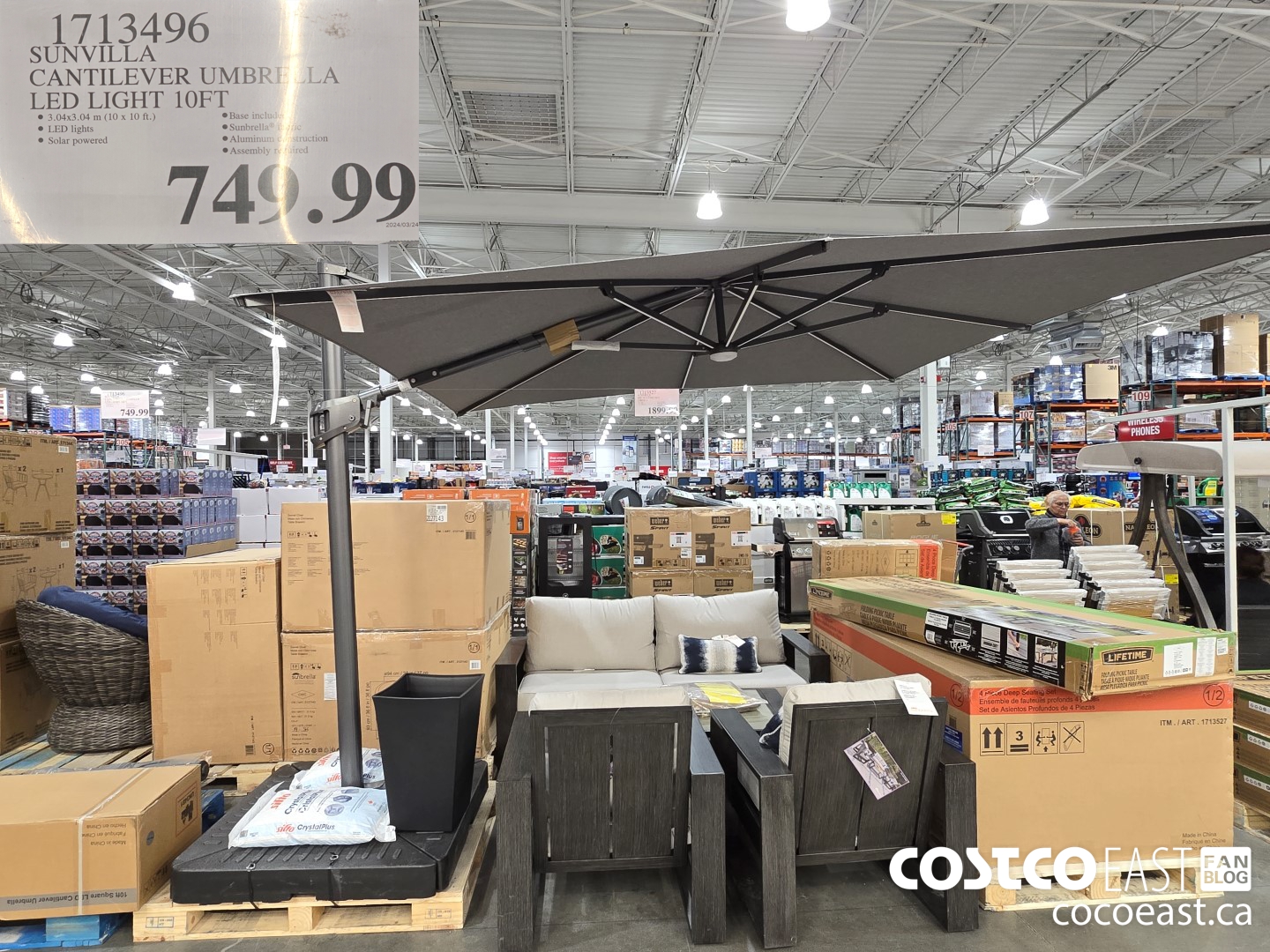 1713496 SUNVILLA CANTILEVER UMBRELLA LED LIGHT 10FT $749.99