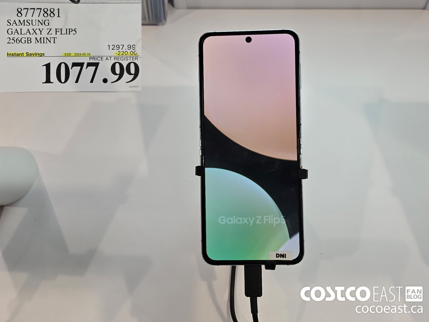 8777881 SAMSUNG GALAXY Z FLIP5 256GB MINT ($220.00 INSTANT SAVINGS EXPIRES ON 2024-05-16) $1077.99