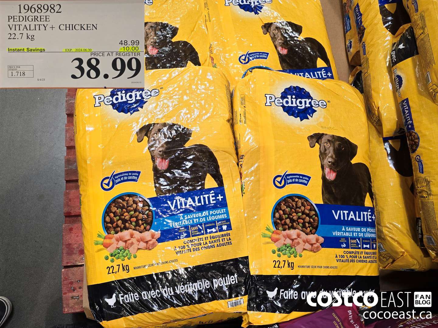 1968982 PEDIGREE VITALITY REAL CHICKEN DOG FOOD 22.7 kg ($10.00 INSTANT SAVINGS EXPIRES ON 2024-06-30) $38.99