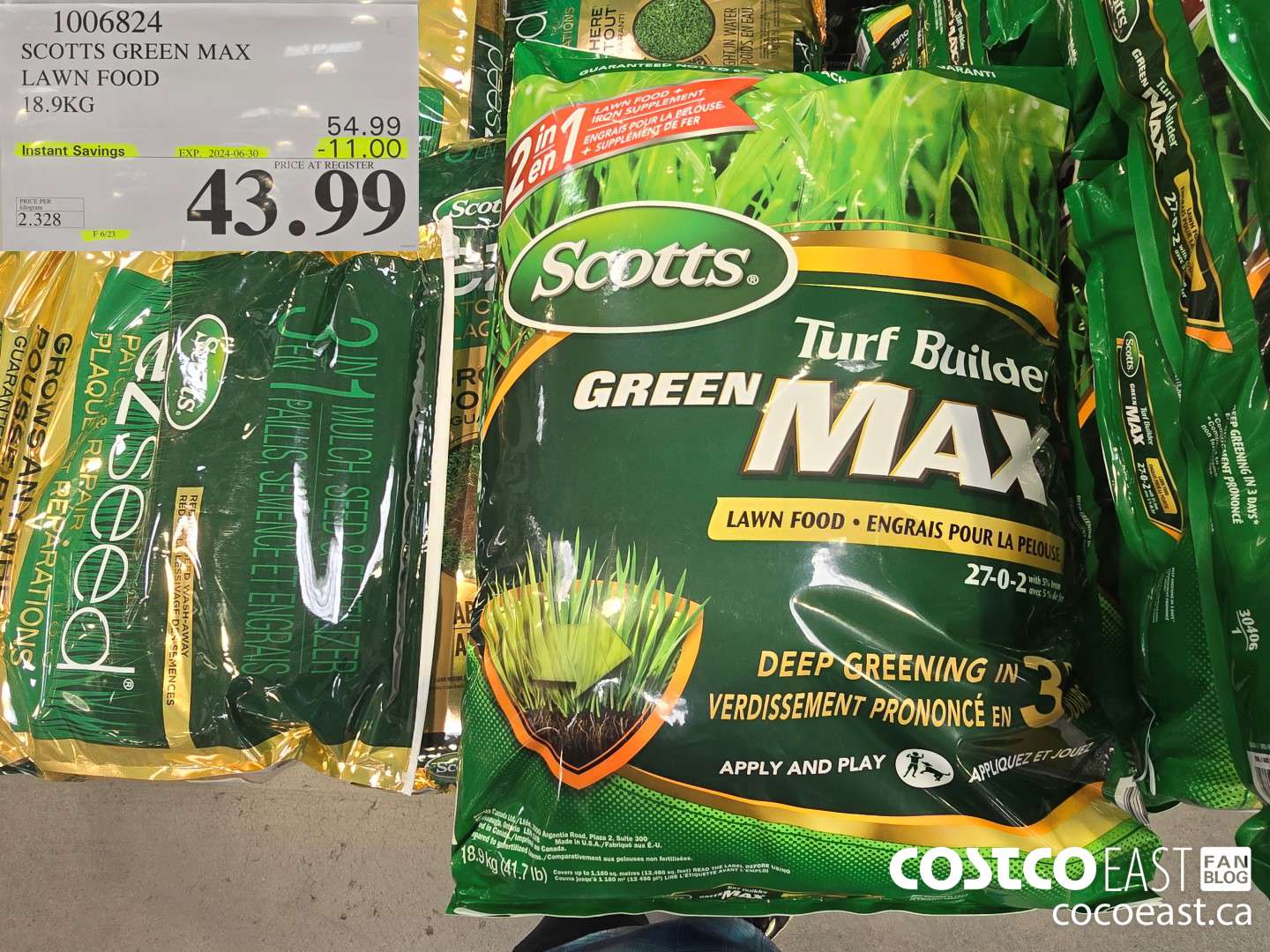 1006824 SCOTTS GREEN MAX LAWN FOOD 18.9kg ($11.00 INSTANT SAVINGS EXPIRES ON 2024-06-30) $43.99