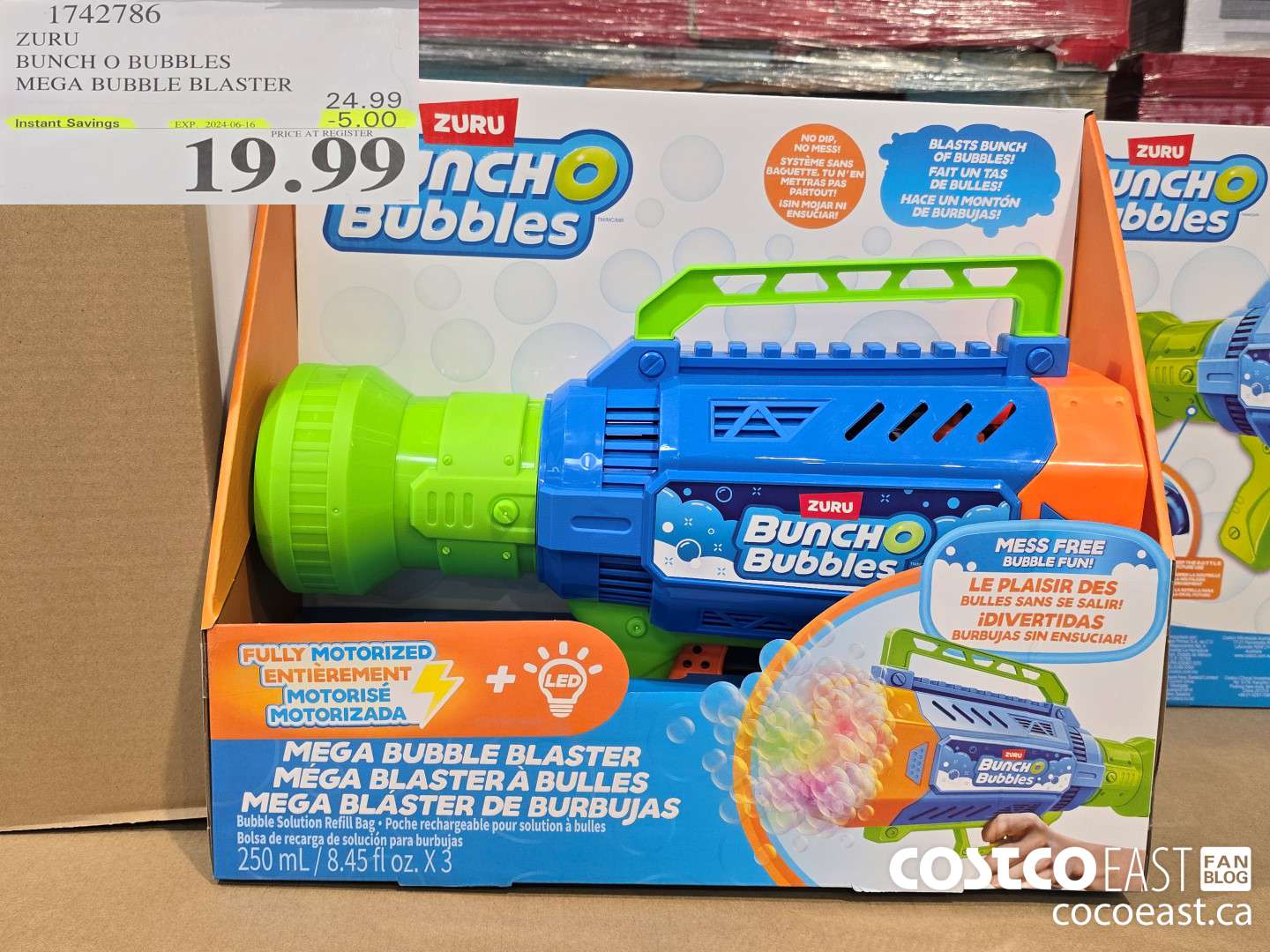 1742786 ZURU BUNCH O BUBBLES MEGA BUBBLE BLASTER ($5.00 INSTANT SAVINGS EXPIRES ON 2024-06-16) $19.99