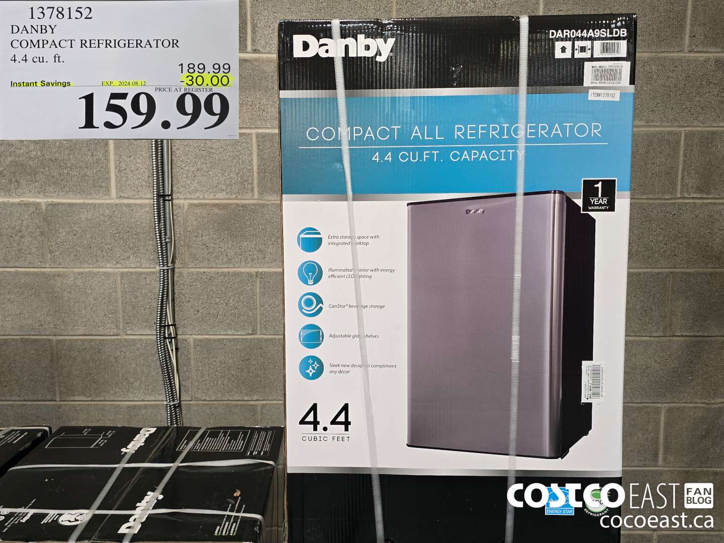 1378152 DANBY COMPACT REFRIGERATOR 4.4 CU. FT. ($30.00 INSTANT SAVINGS EXPIRES ON 2024-08-12) $159.99