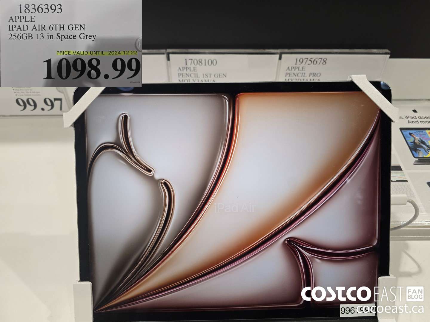 1836393 APPLE IPAD AIR 6TH GEN 256GB 13 in Space Grey $1098.99