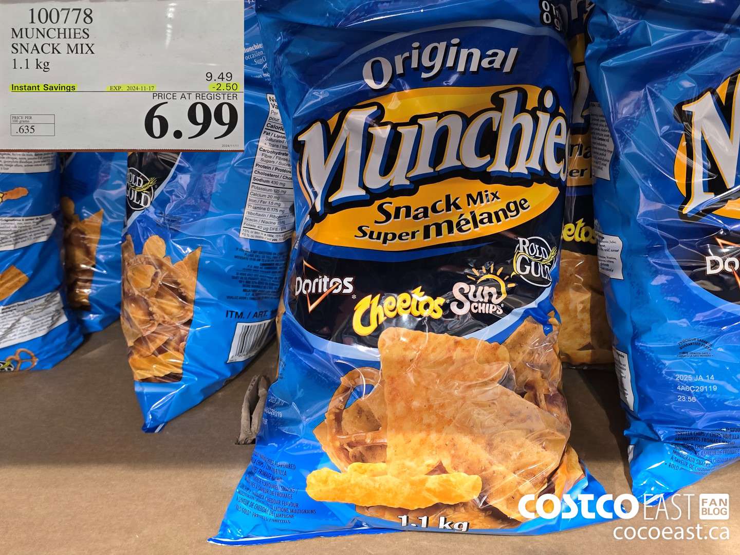 100778 MUNCHIES SNACK MIX 1.1 KG ($2.50 INSTANT SAVINGS EXPIRES ON 2024-11-17) $6.99