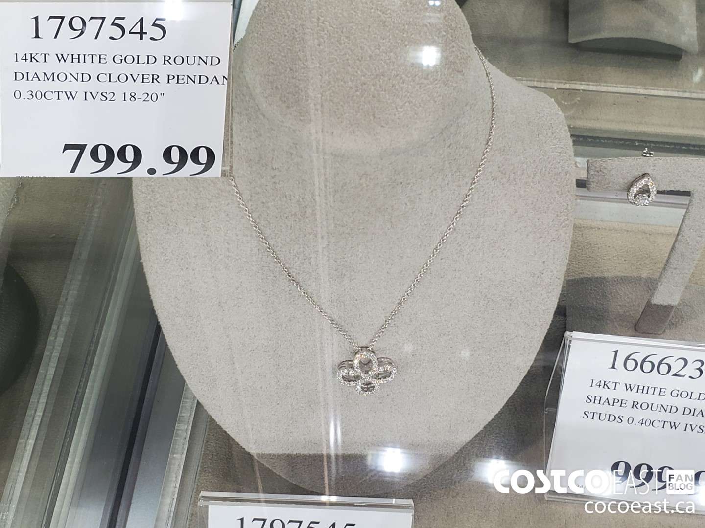 1797545 14KT WHITE GOLD ROUND DIAMOND CLOVER PENDANT 0.30CTW IVS2 18-20