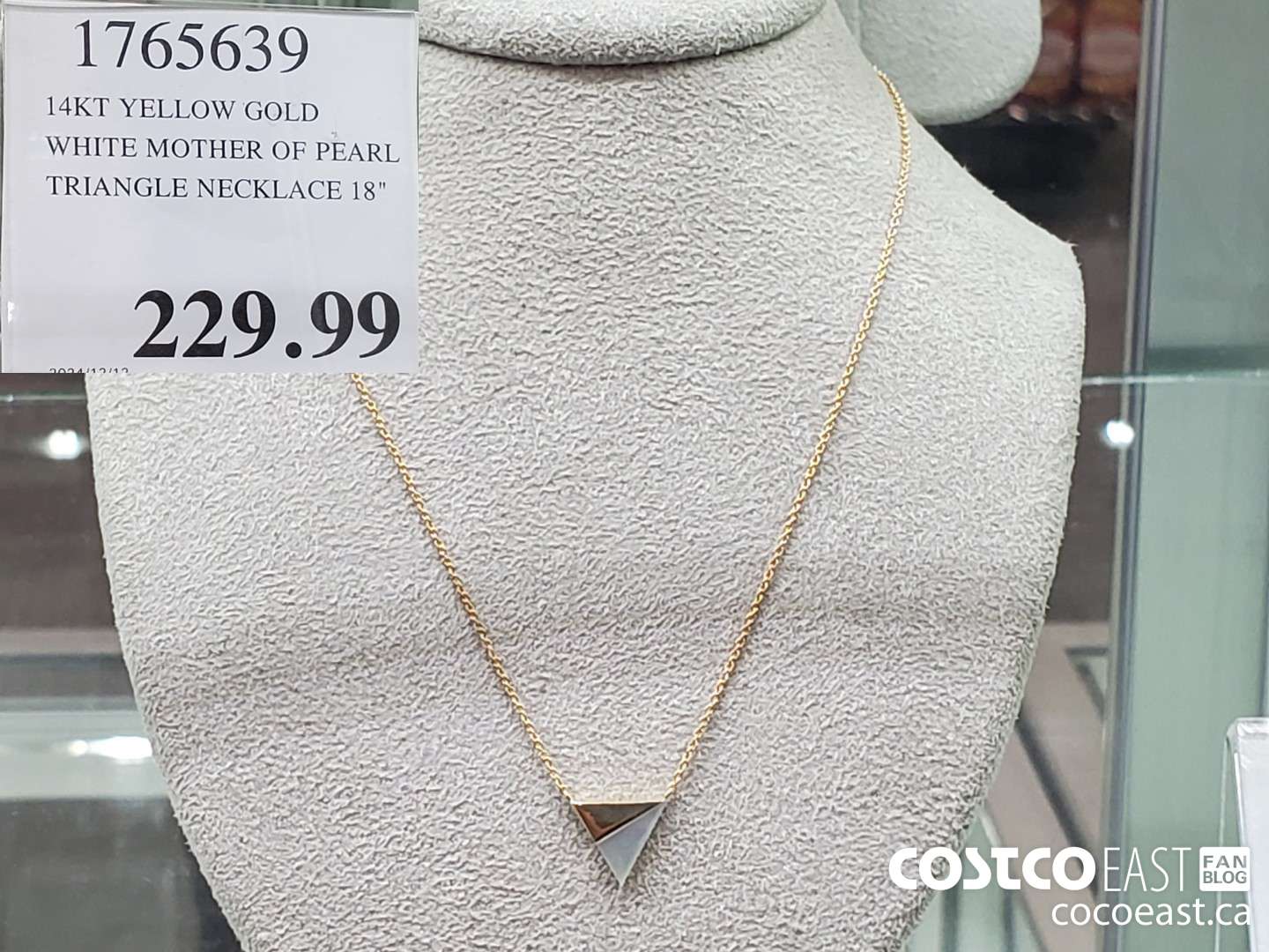 176563 14KT YELLOW GOLD WHITE MOTHER OF PEARL TRIANGLE NECKLACE 18