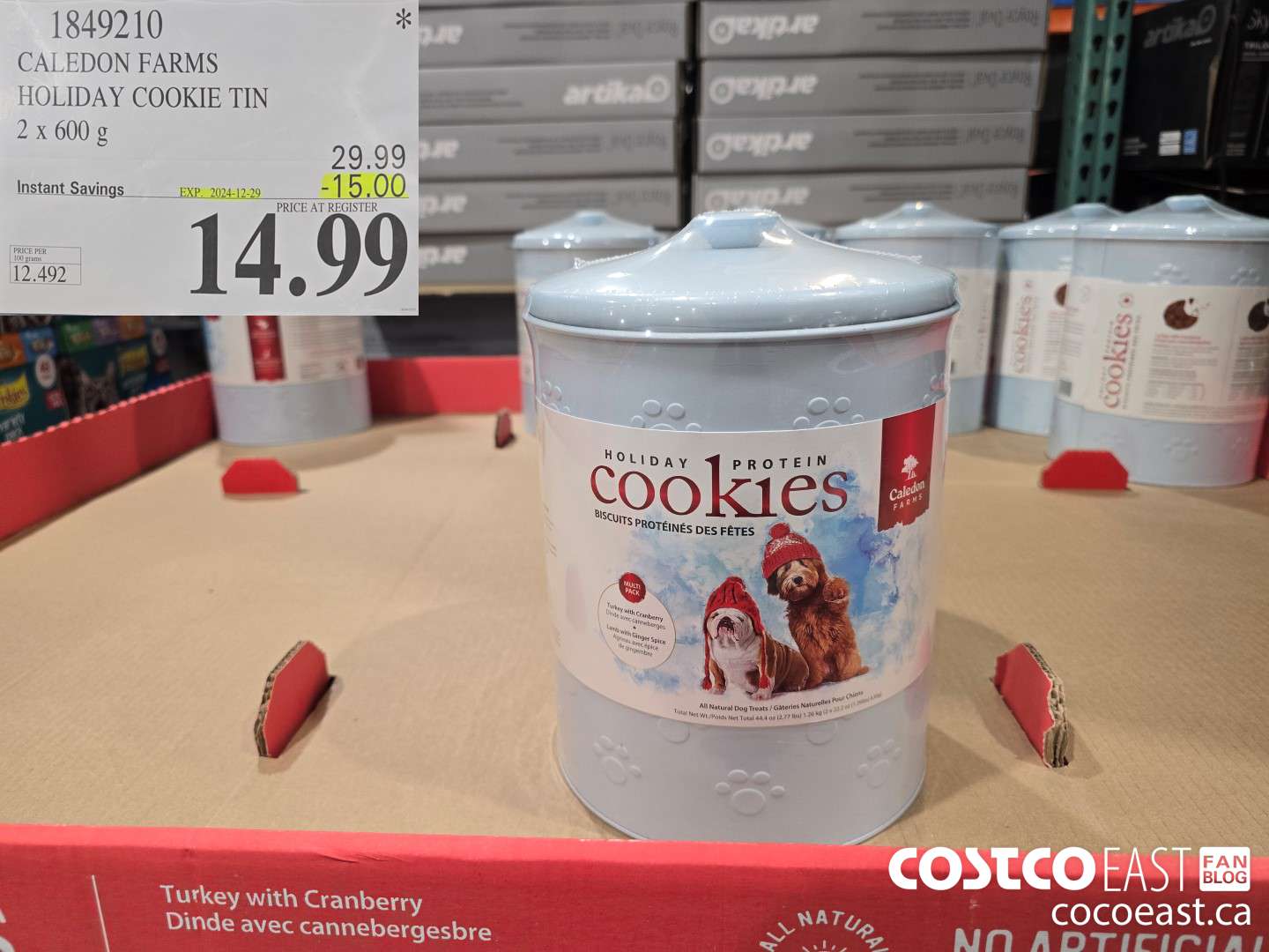 1849210 CALEDON FARMS HOLIDAY COOKIE TIN 2 x 600 g ($15.00 INSTANT SAVINGS EXPIRES ON 2024-12-29) $14.99