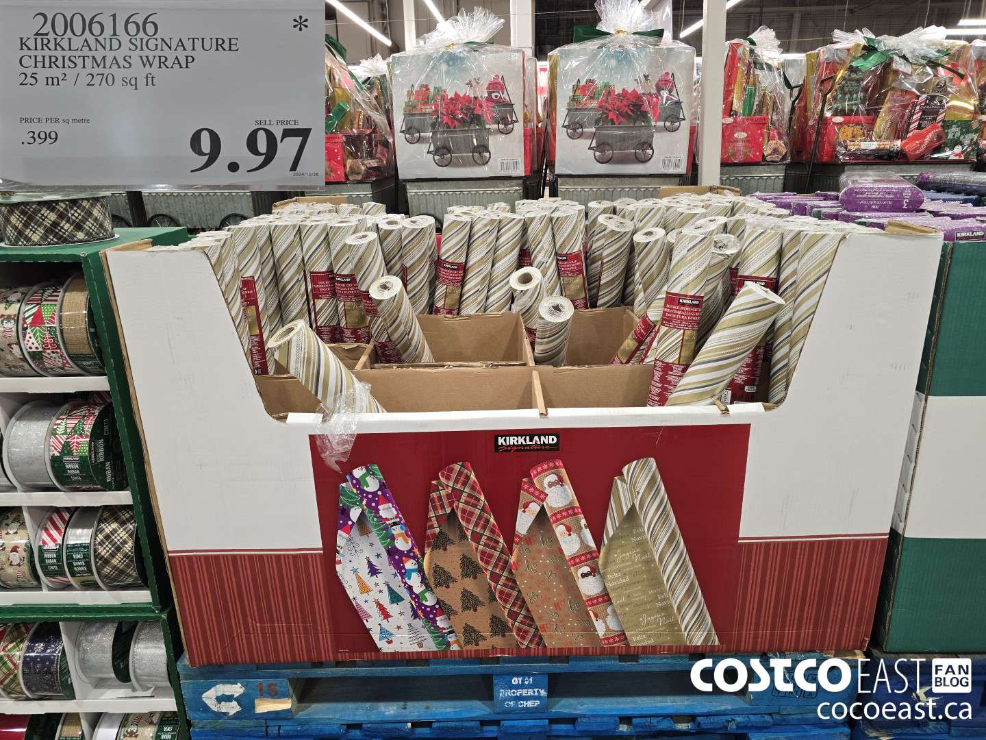 2006166 KIRKLAND SIGNATURE CHRISTMAS WRAP 25 M2 / 270 SQ FT $9.97