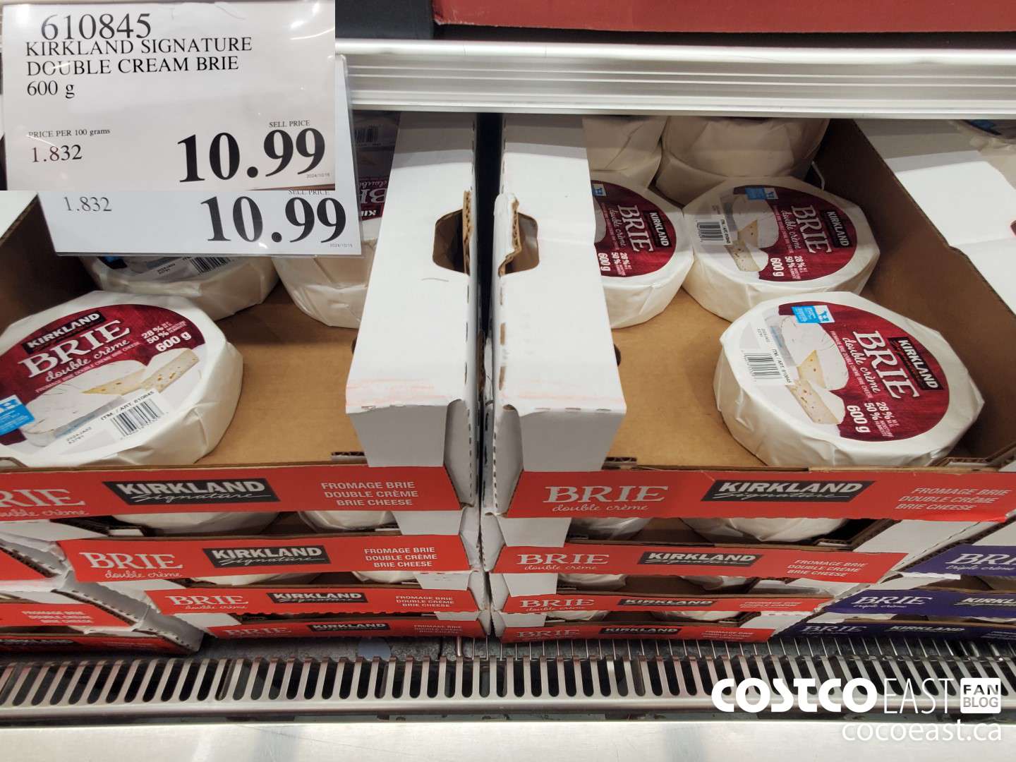 610845 KIRKLAND SIGNATURE DOUBLE CREAM BRIE 600 g $10.99