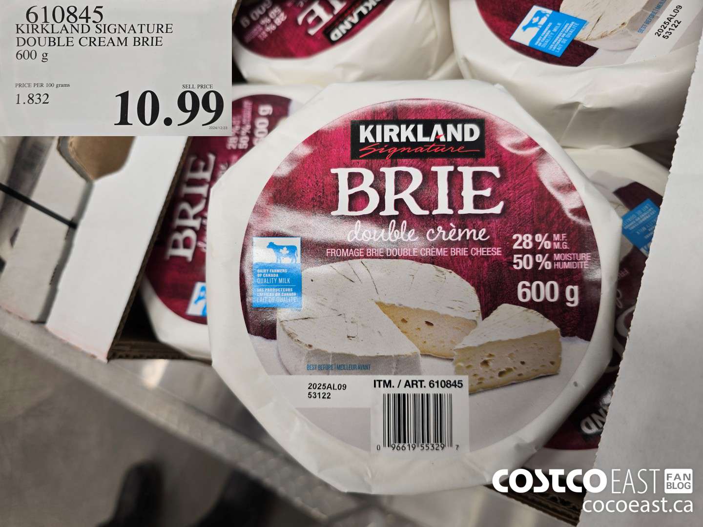 610845 KIRKLAND SIGNATURE DOUBLE CREAM BRIE 600 g $10.99