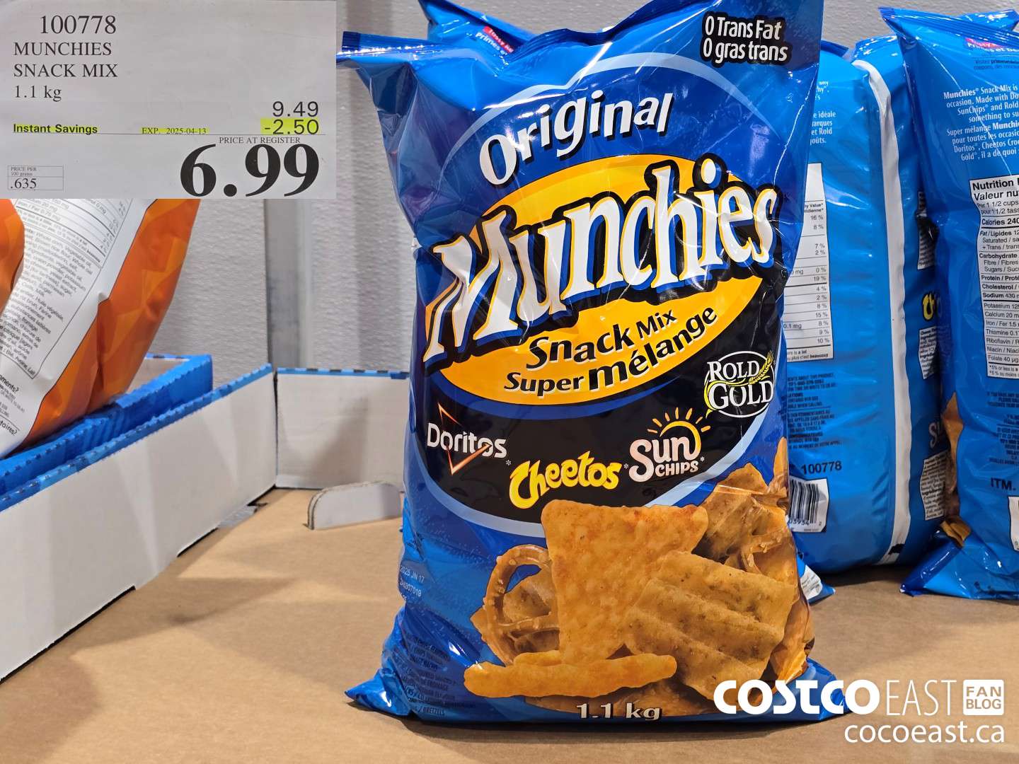 100778 MUNCHIES SNACK MIX 1.1 KG ($2.50 INSTANT SAVINGS EXPIRES ON 2025-04-13) $6.99