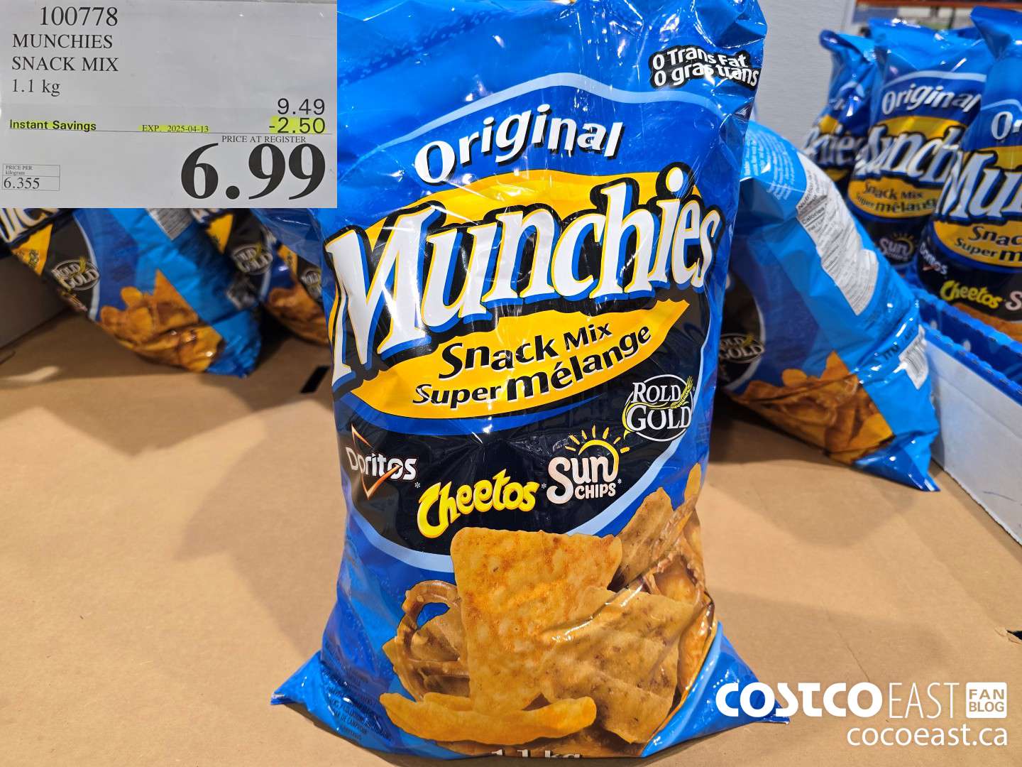 100778 MUNCHIES SNACK MIX 1.1 KG ($2.50 INSTANT SAVINGS EXPIRES ON 2025-04-13) $6.99