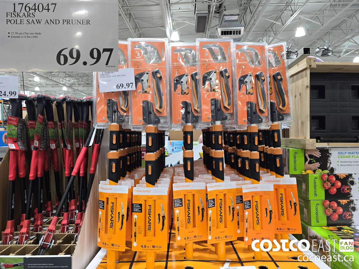 1764047 FISKARS POLE SAW AND PRUNER $69.97