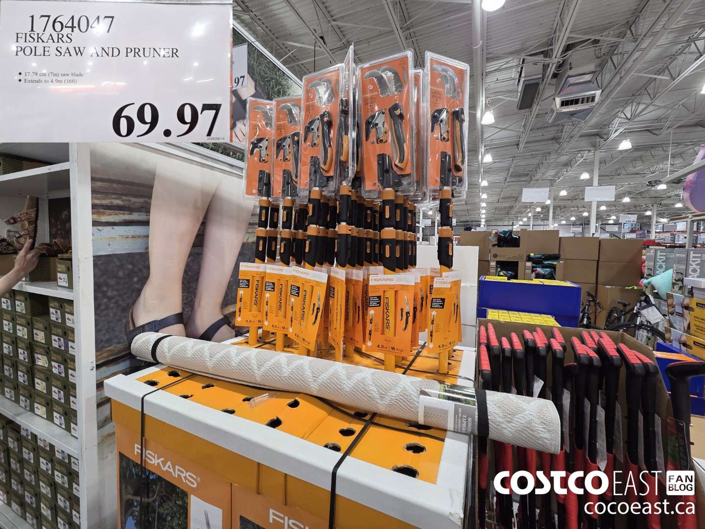 1764047 FISKARS POLE SAW AND PRUNER $69.97