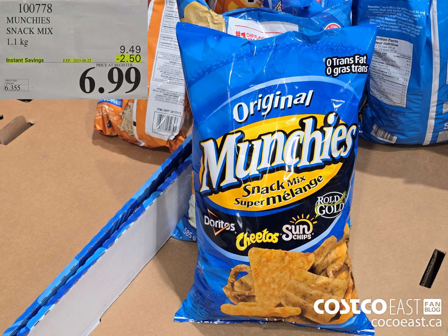 100778 MUNCHIES SNACK MIX 1.1 KG ($2.50 INSTANT SAVINGS EXPIRES ON 2025-06-22) $6.99