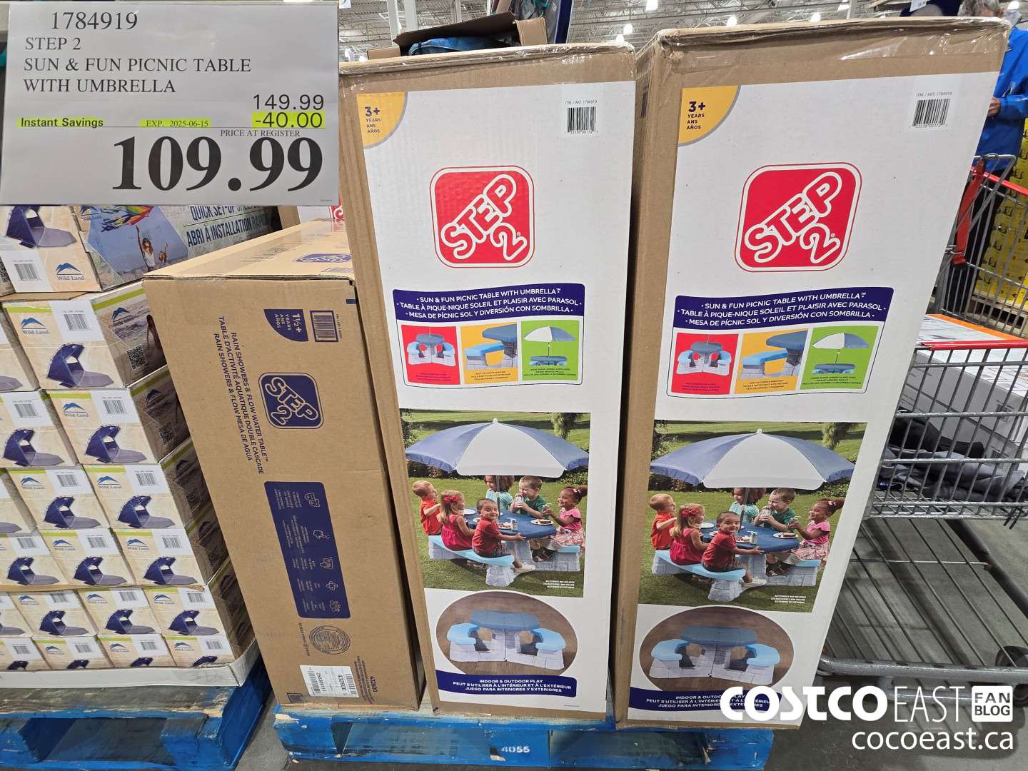 1784919 STEP 2 SUN & FUN PICNIC TABLE WITH UMBRELLA ($40.00 INSTANT SAVINGS EXPIRES ON 2025-06-15) $109.99