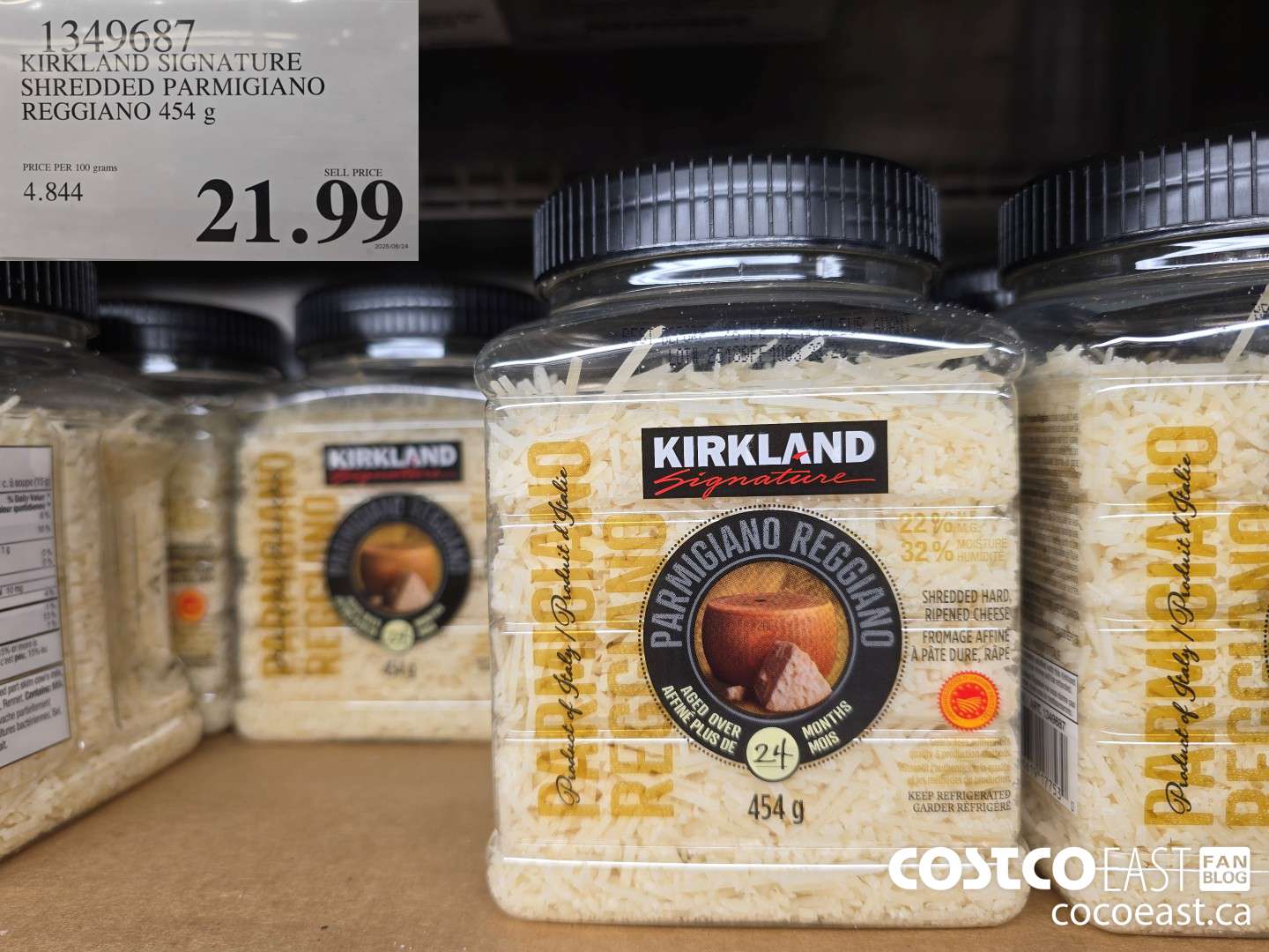 1349687 KIRKLAND SIGNATURE SHREDDED PARMIGIANO REGGIANO 454 G $21.99