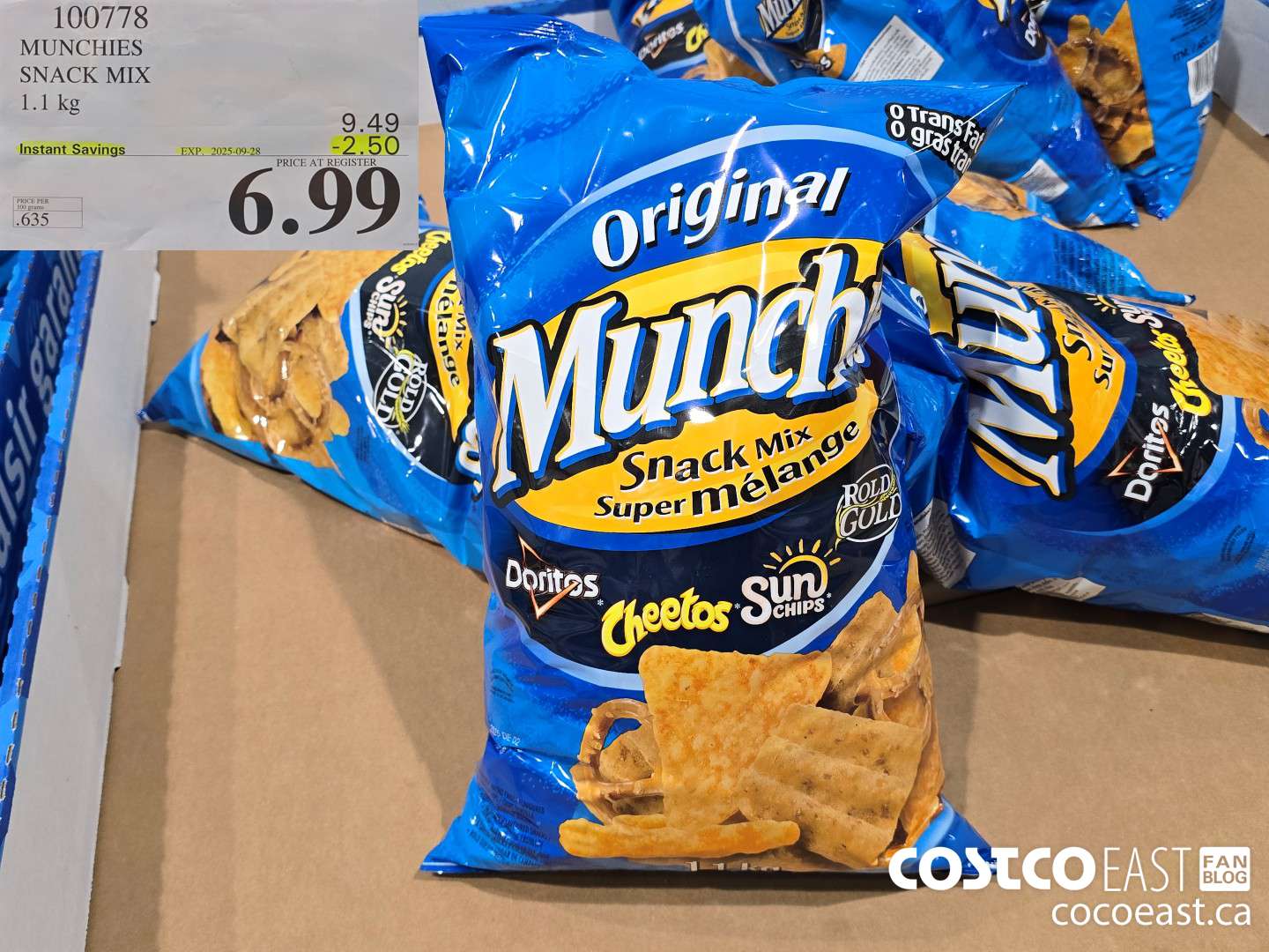 100778 MUNCHIES SNACK MIX 1.1 KG ($2.50 INSTANT SAVINGS EXPIRES ON 2025-09-28) $6.99