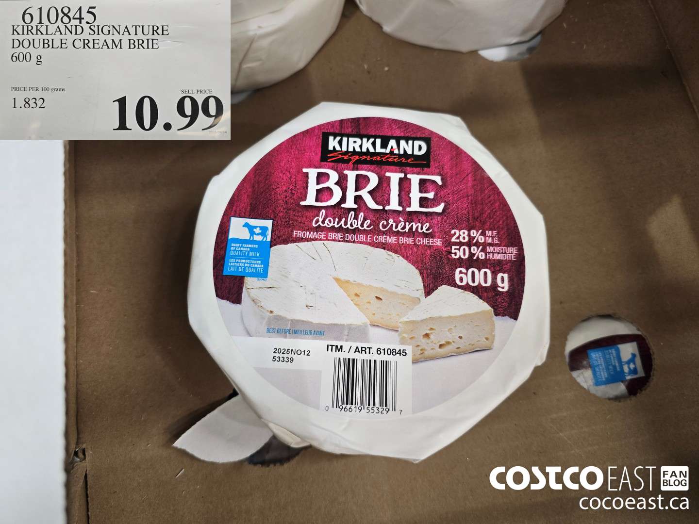 610845 KIRKLAND SIGNATURE DOUBLE CREAM BRIE 600 g $10.99
