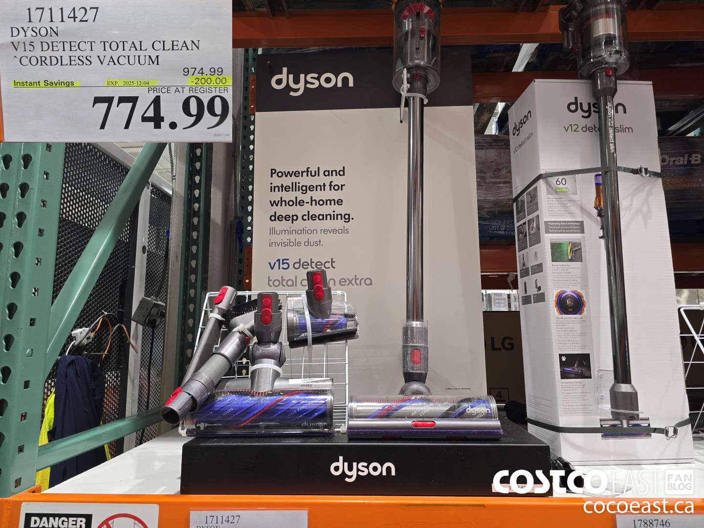 1711427 DYSON V15 DETECT TOTAL CLEAN CORDLESS VACUUM ($200.00 INSTANT SAVINGS EXPIRES ON 2025-12-04) $774.99