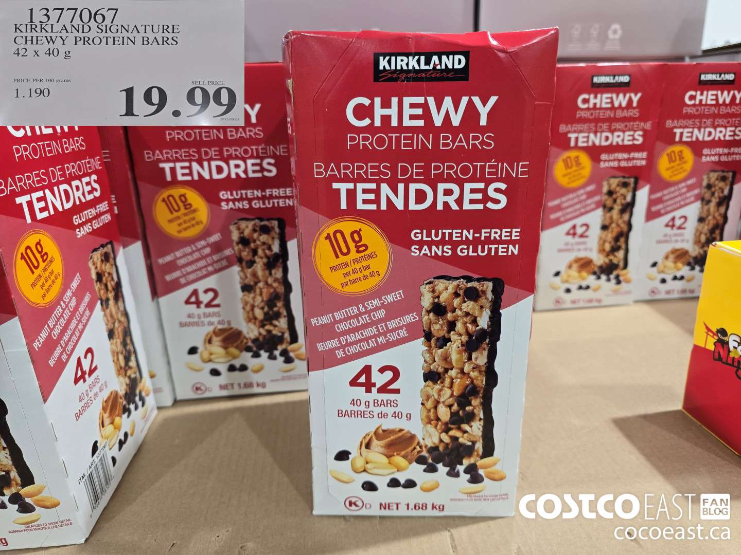 1377067 KIRKLAND SIGNATURE CHEWY PROTEIN BARS 42 X 40 G $19.99