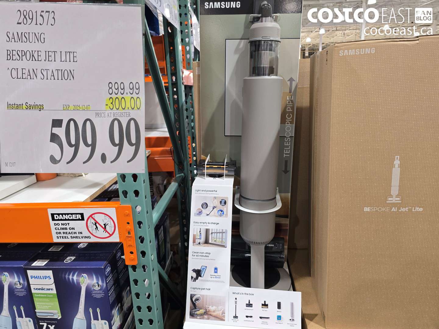 1891573 SAMSUNG BESPOKE JET LITE CLEAN STATION ($300.00 INSTANT SAVINGS EXPIRES ON 2025-12-07) $599.99