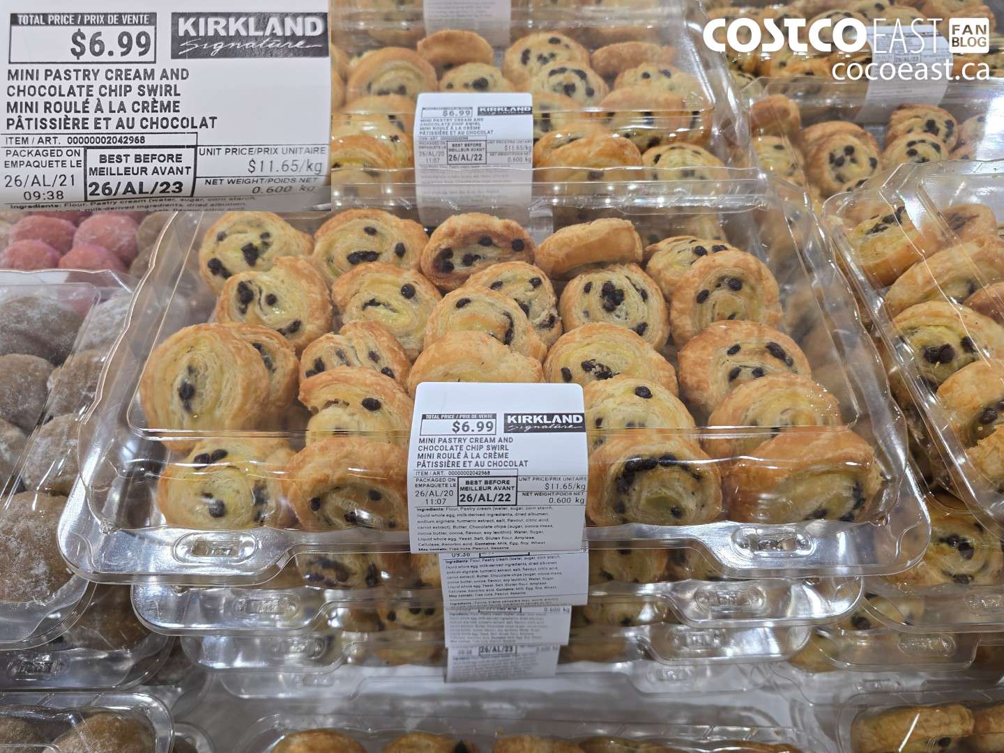 2042968 KIRKLAND SIGNATURE MINI PASTRY CREAM AND CHOCOLATE CHIP SWIRL 0.600 KG $6.99